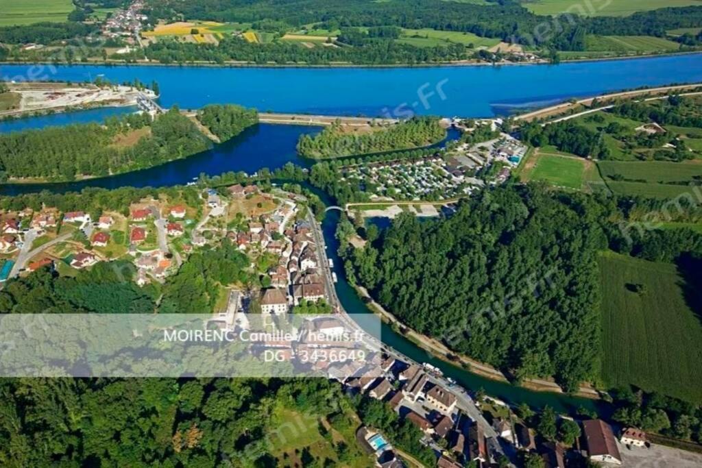 Le Portougais, Chalet A Chanaz, La Petite Venise Savoyarde Екстер'єр фото